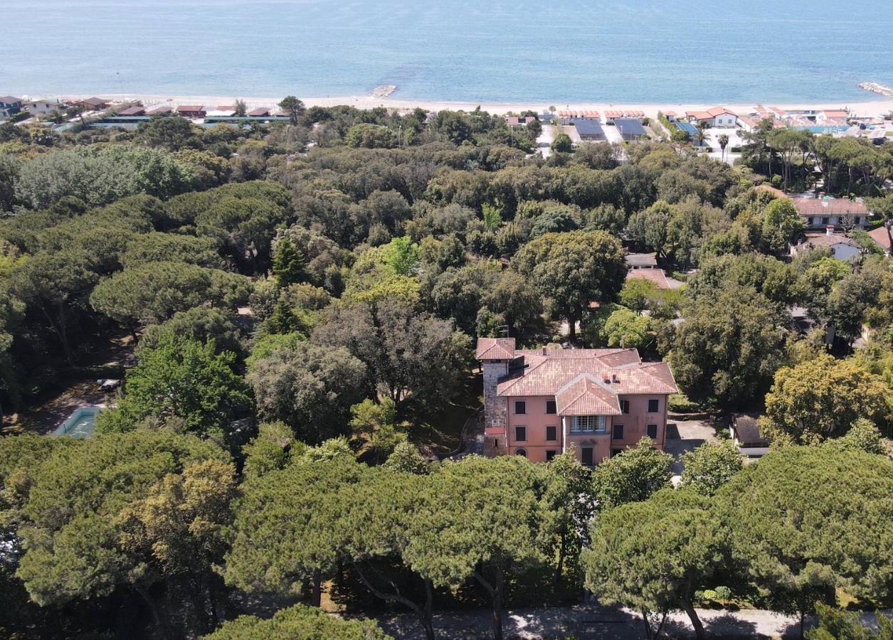 Residence Il Fortino Marina di Massa Kültér fotó